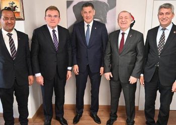 ata-ittifaki-dagildi-mi