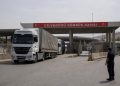 Türkiye Suriye sınır kapılarında ticaretin normalleşmesi kapsamında yük taşıyan tırlar